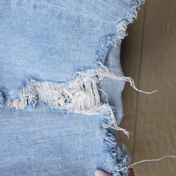 Torrid Boyfriend  Vintage Stret Denim Distructed Bermuda Shorts 18 - Picture 7 of 15